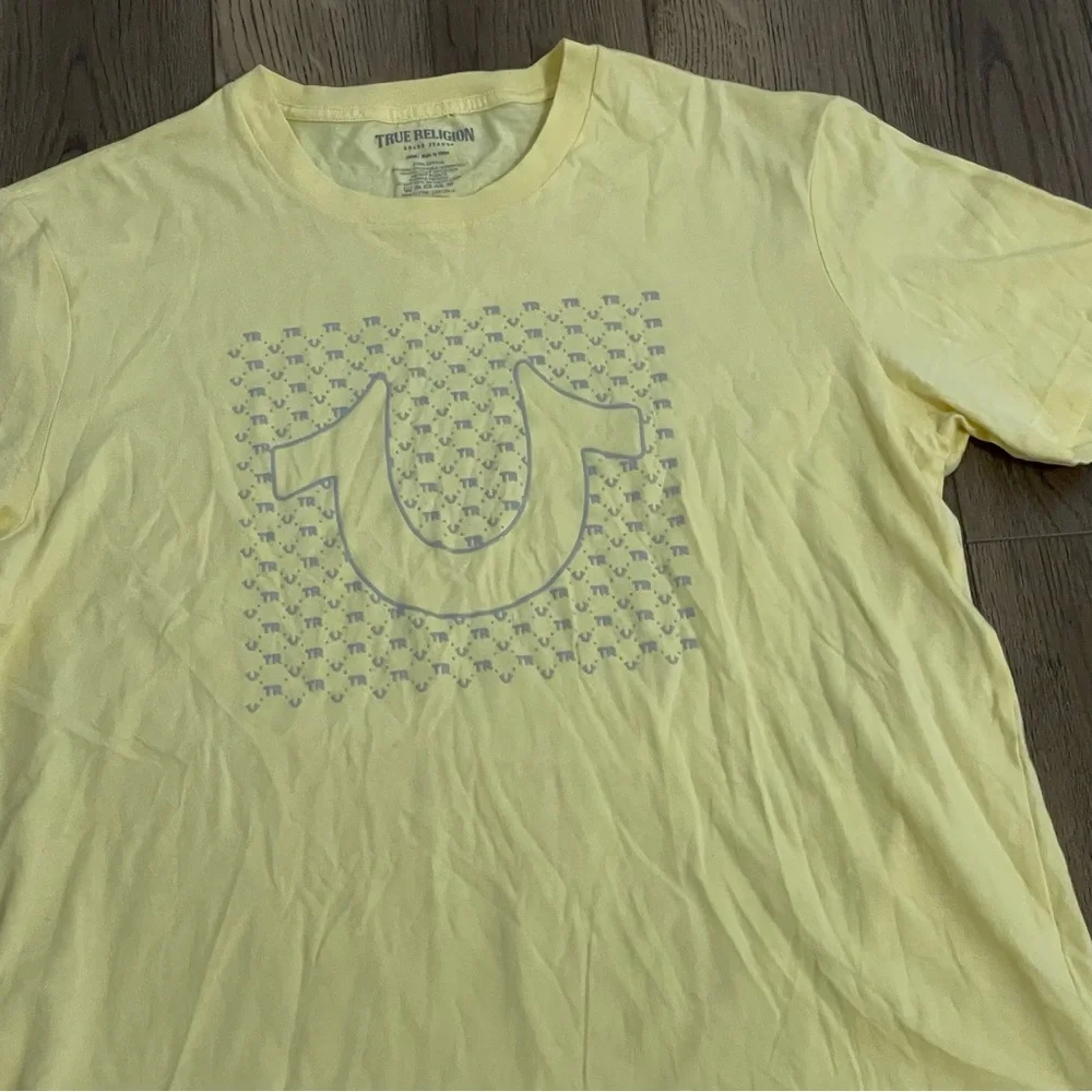True Religion‎ Yellow T-Shirt All Over Logo Print